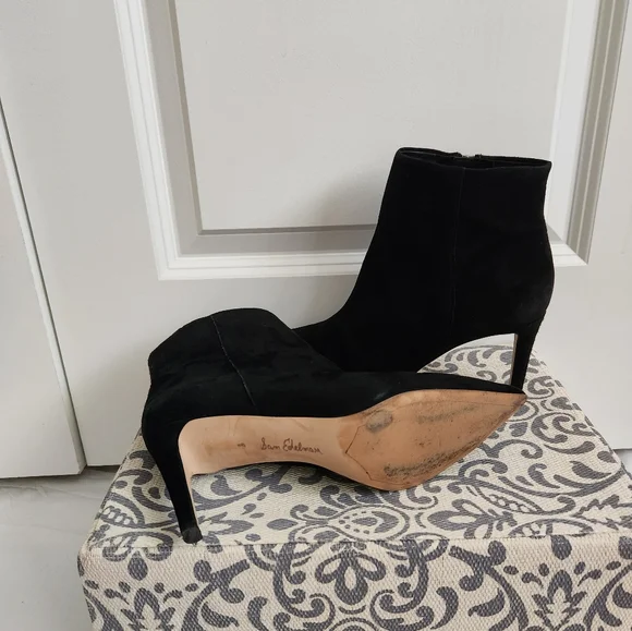 Sam Edelman Karen Black Suede Ankle Boots with Kitten Heel. - Picture 6 of 6